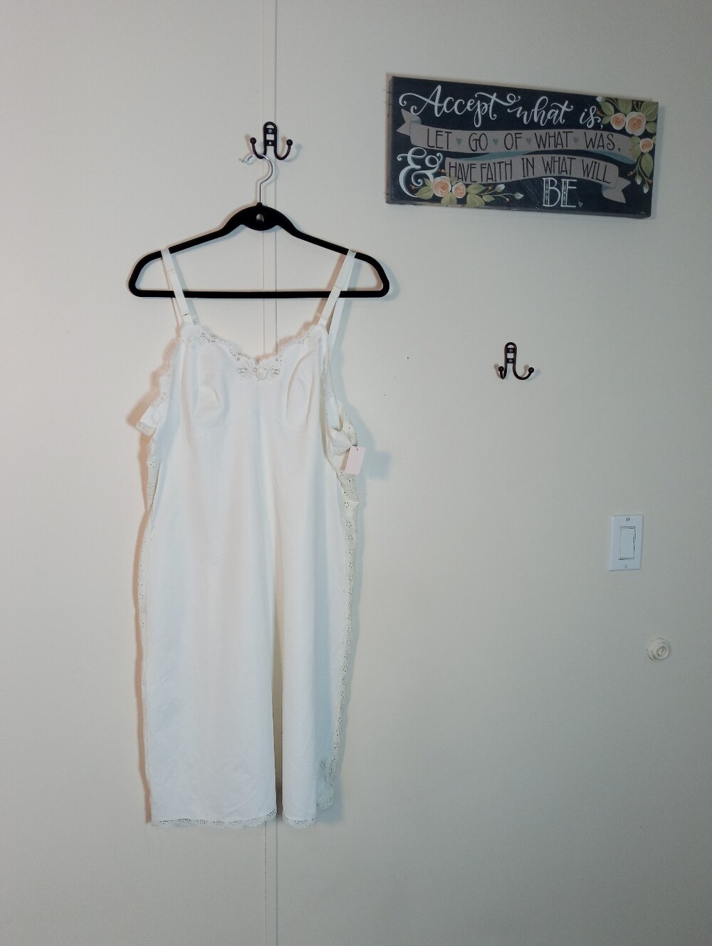 Vintage Sexy & Feminine Sears No Cling White Eyelet Lace 38 Tall White Full Slip